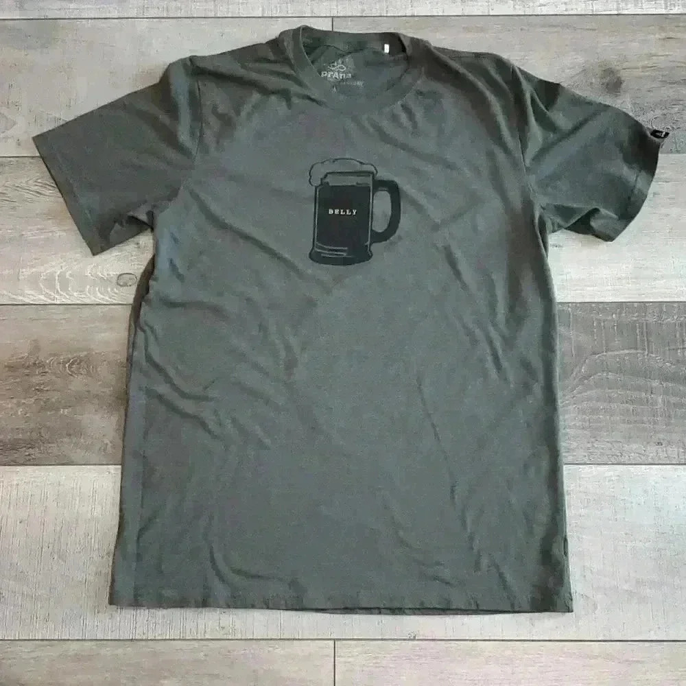 𝗣𝗿𝗮𝗻𝗮 "𝘉𝘦𝘦𝘳  𝘉𝘦𝘭𝘭𝘺" Men's Large T-shirt 𝗘𝗨𝗖